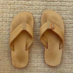 Boys size 11.5 rainbows (used)